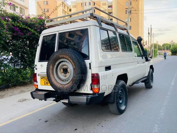Toyota Land Cruiser 2008 White