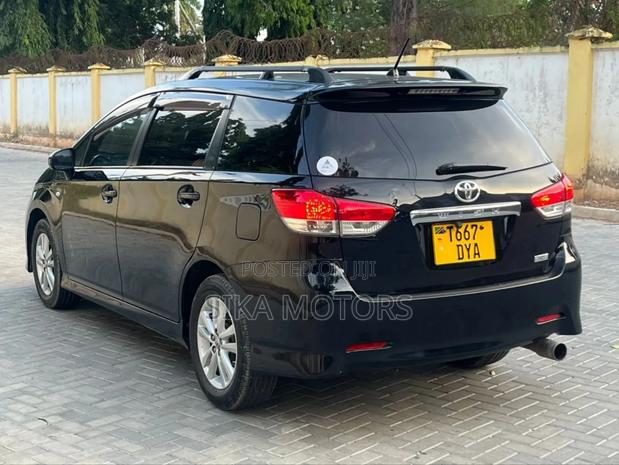 Toyota Wish 2013 Black