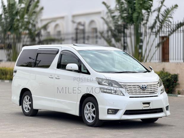 Toyota Vellfire 2008 White