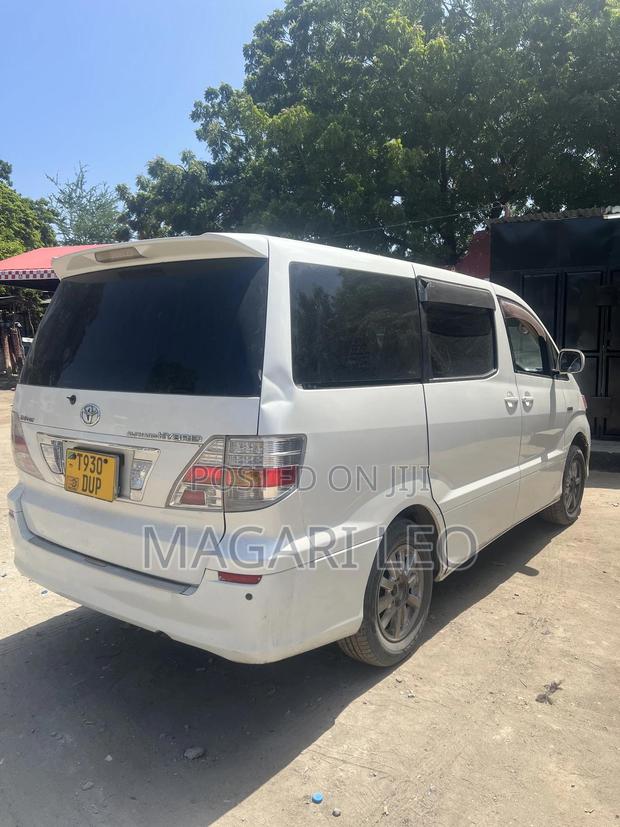 Toyota Alphard 2005 Pearl
