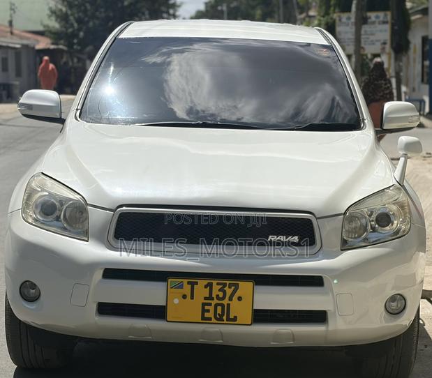Toyota RAV4 2008 White