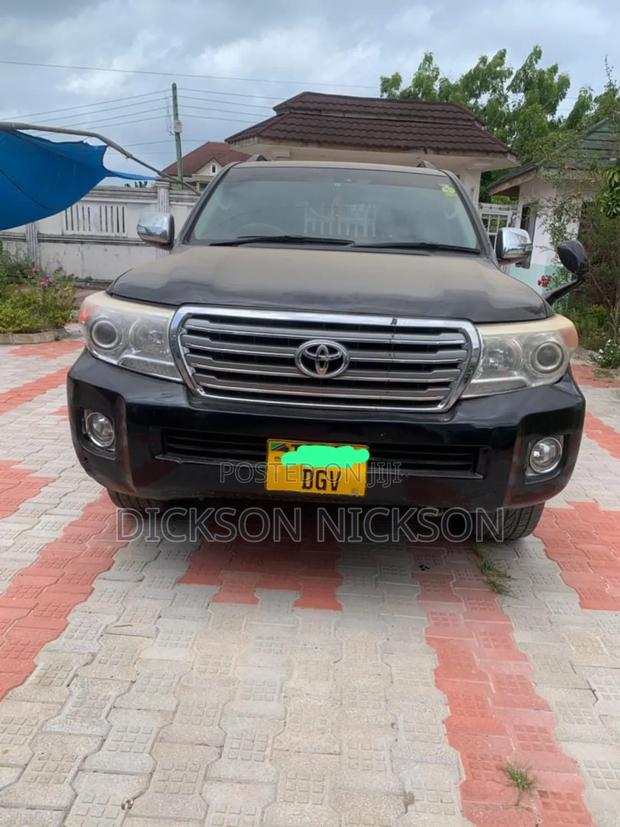 Toyota Land Cruiser 4.6 V8 ZX 2013 Black