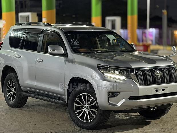Toyota Land Cruiser Prado 2.7 2018 Silver