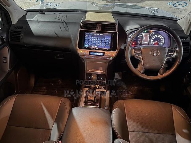 Toyota Land Cruiser Prado 2.7 2018 Silver
