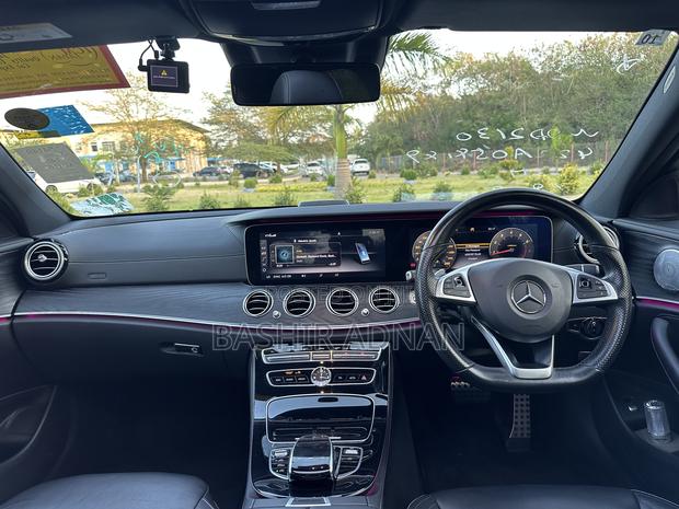 Mercedes-Benz E200 2017 Pearl