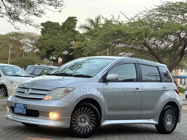 Toyota IST 2003 Silver