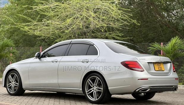 Mercedes-Benz E200 2017 Silver