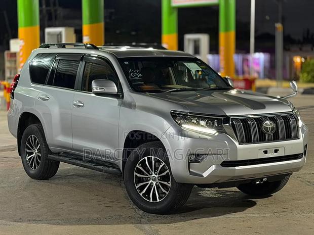 Toyota Land Cruiser Prado 2018 Silver