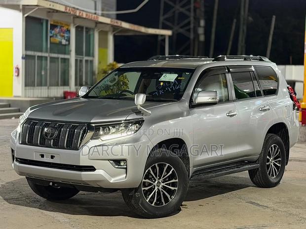 Toyota Land Cruiser Prado 2018 Silver