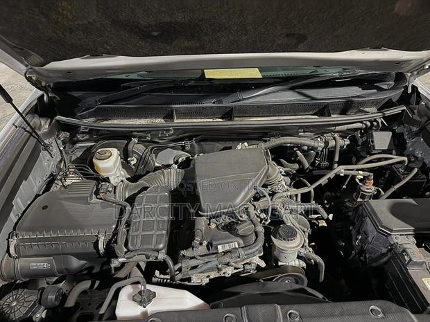 Toyota Land Cruiser Prado 2018 Silver