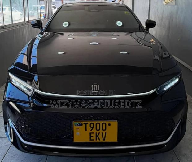 Toyota Crown 2023 Ivory