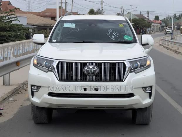 Toyota Land Cruiser Prado 2019 White