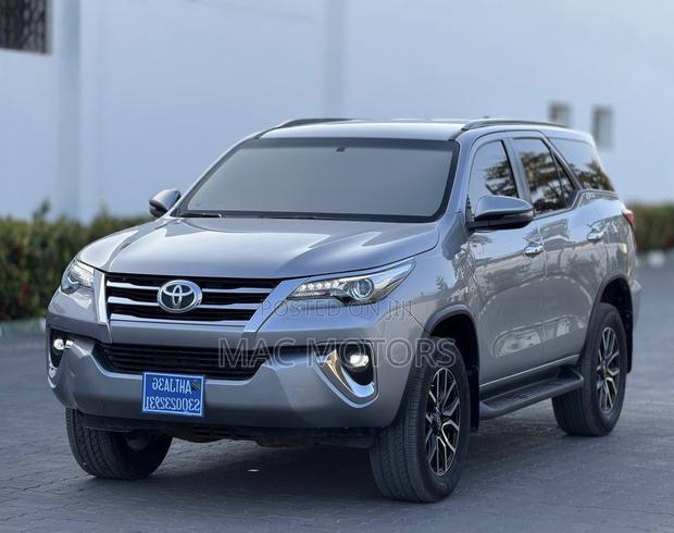 Toyota Fortuner 2.8 D AWD 2018 Silver