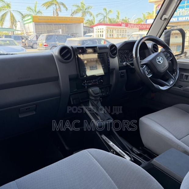 Toyota Land Cruiser 2013 Beige