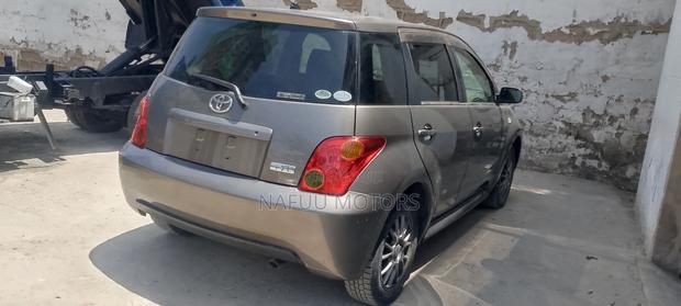 Toyota IST 2005 Gray