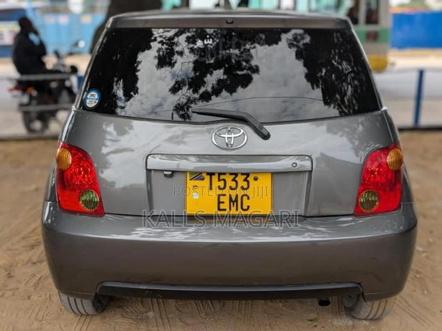 Toyota IST 2004 Gray