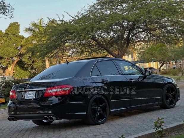 Mercedes-Benz E300 2011 Matt Black