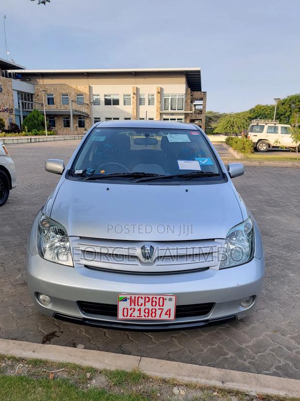 Toyota IST 2005 Silver