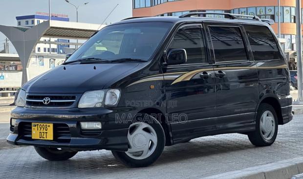 Toyota Noah 2003 Black