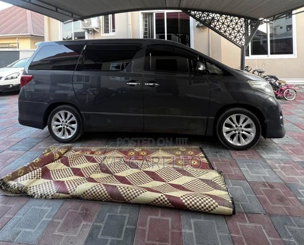 Toyota Alphard 2010 Gray