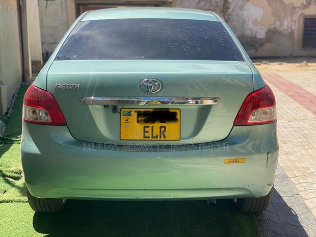 Toyota Belta 2006 Green