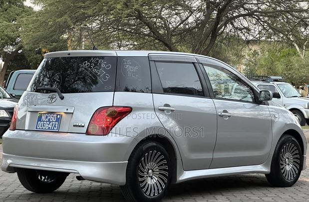 Toyota IST 2003 Silver