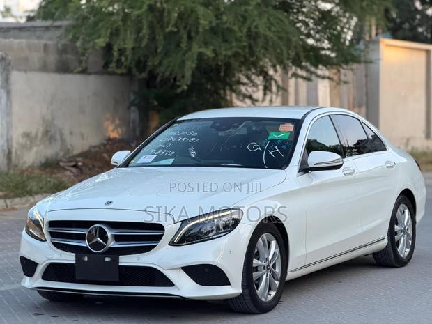 Mercedes-Benz C220 2018 White