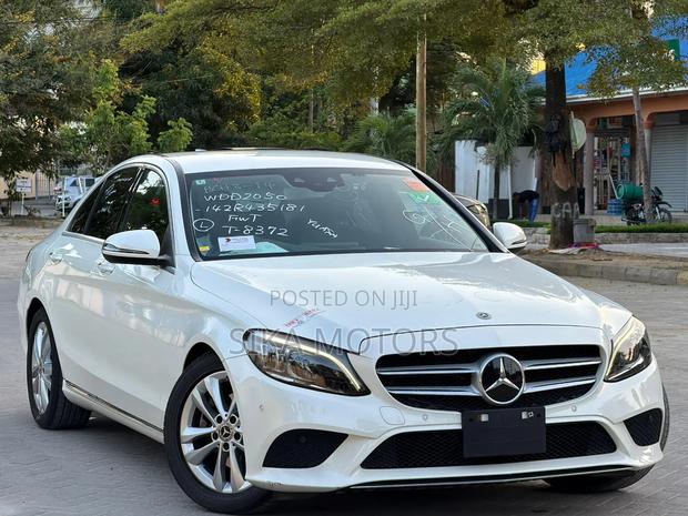 Mercedes-Benz C220 2018 White