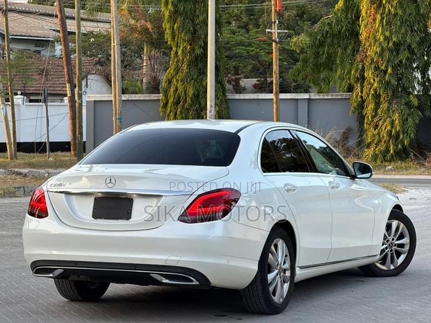Mercedes-Benz C220 2018 White
