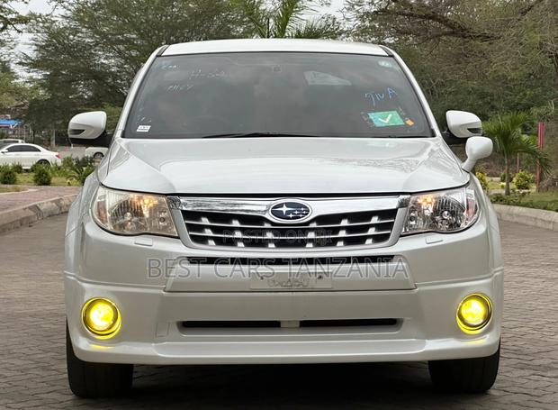Subaru Forester 2011 Silver
