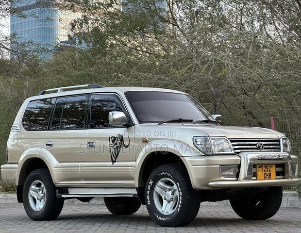 Toyota Land Cruiser Prado 2001 Gold