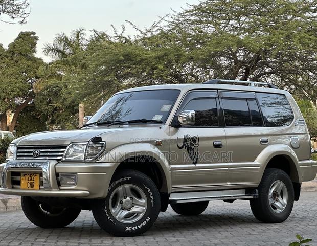 Toyota Land Cruiser Prado 2001 Gold