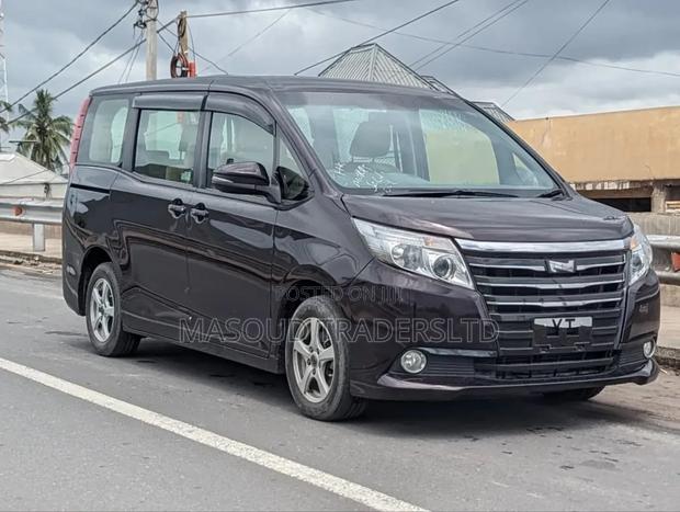 Toyota Noah 2016 Black