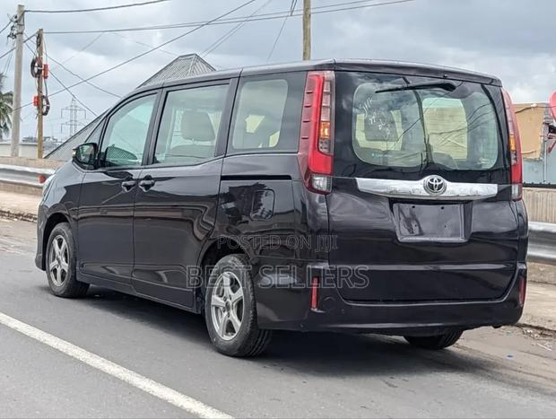 Toyota Noah 2016 Black