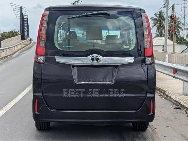 Toyota Noah 2016 Black