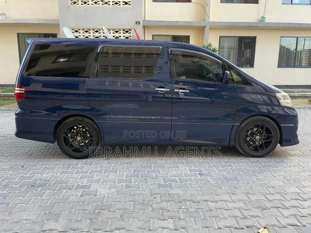 Toyota Alphard 2.4 Petrol AWD 2006 Blue