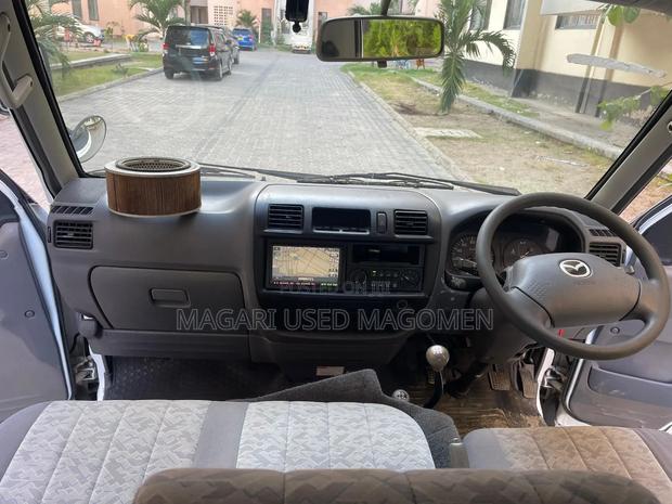 Toyota Ractis 1.5 AWD 2006 Gray