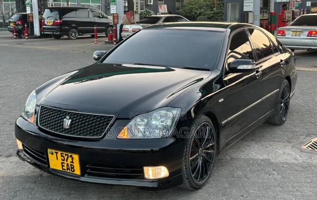 Toyota Crown 2006 Black