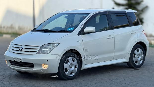 Toyota IST 2006 White