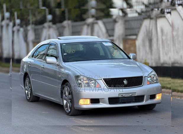 Toyota Crown 2006 Silver