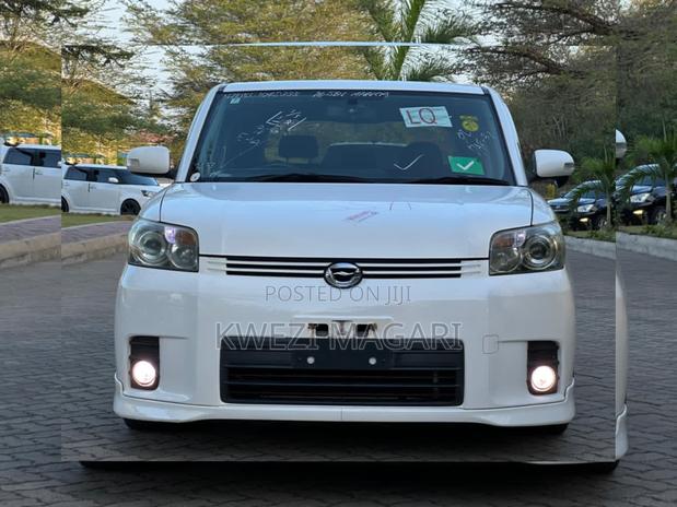 Toyota Corolla Rumion 2009 White