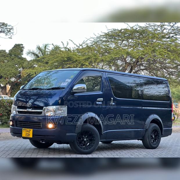 Toyota HiAce 2009 Blue