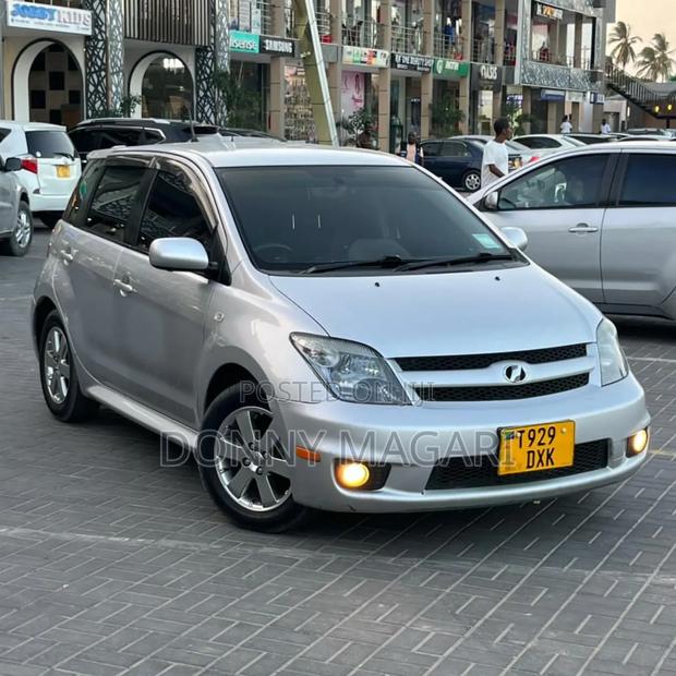 Toyota IST 2006 Silver