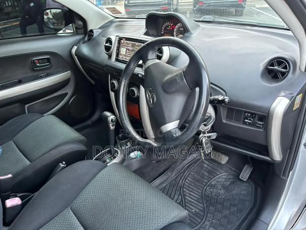 Toyota IST 2006 Silver