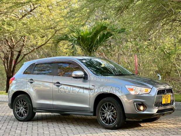 Mitsubishi RVR 2013 Silver