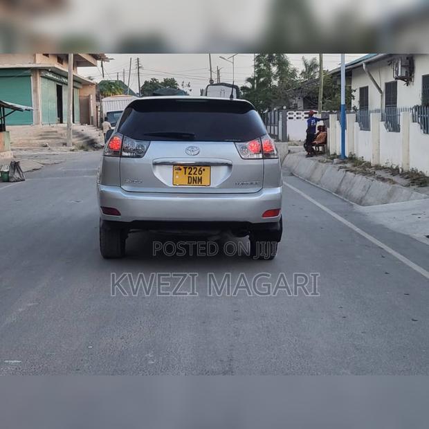 Toyota Harrier 2005 Silver