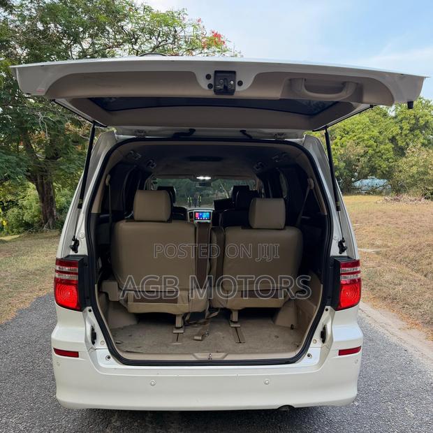 Toyota Alphard 2.4 Petrol FWD 2006 White