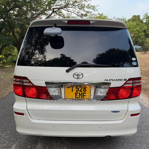 Toyota Alphard 2.4 Petrol FWD 2006 White