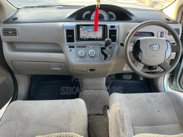 Toyota Raum 2003 Blue