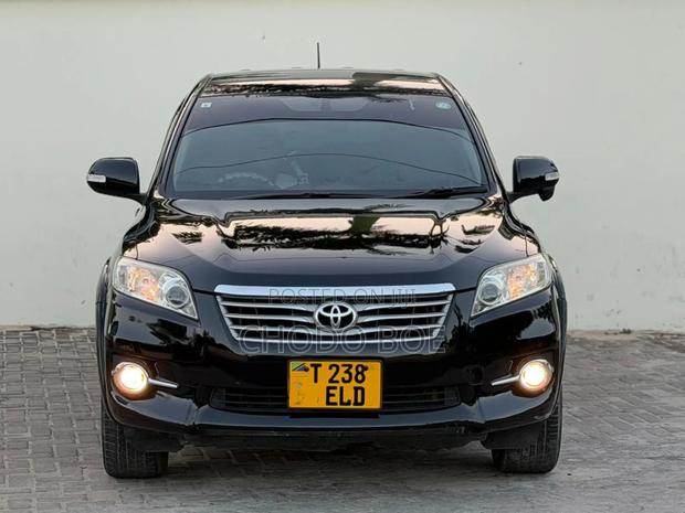 Toyota Vanguard 2011 Black